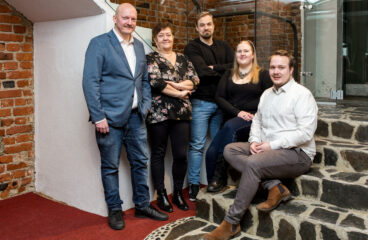 Vaasa Pohjanmaan taustalla olevaan ydinjoukkoon kuuluvat Peter Stolpe, Maj-Len Kuivamäki, Timo Nurila, Minna Joki ja Riku Hirsimäki.